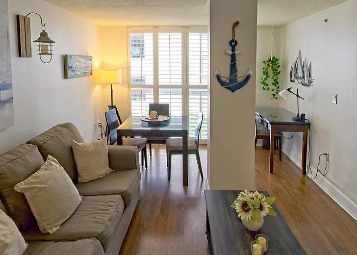 1Bed 1Bath Steps To Marina & Cocowalk In Grove