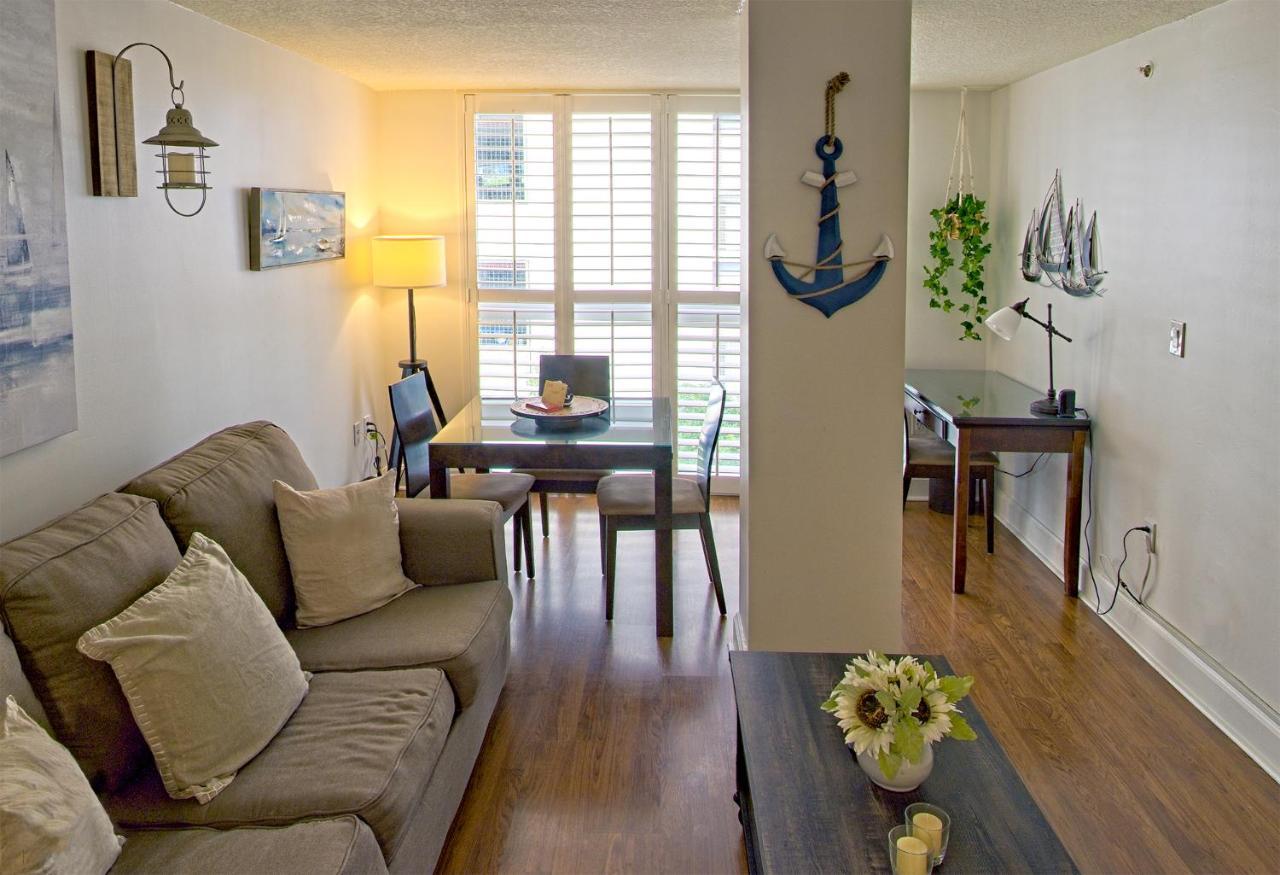 Apartment 1bed 1bath Steps To Marina & Cocowalk In Grove *