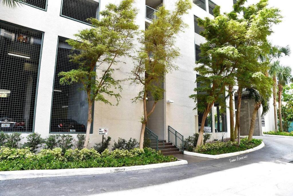 1bed 1bath Steps To Marina & Cocowalk In Grove